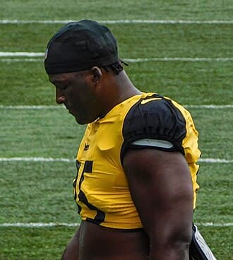 Keeanu Benton