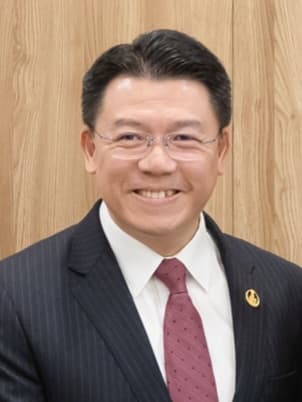 Nga Kor Ming