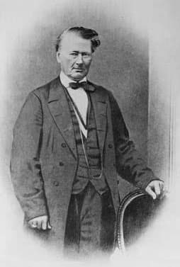 Daniel Egan